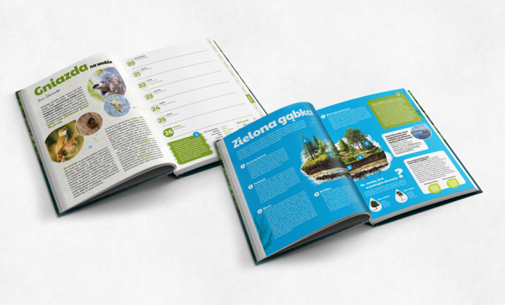 Na zdjęciu widoczne są Kalendarze z lasu.